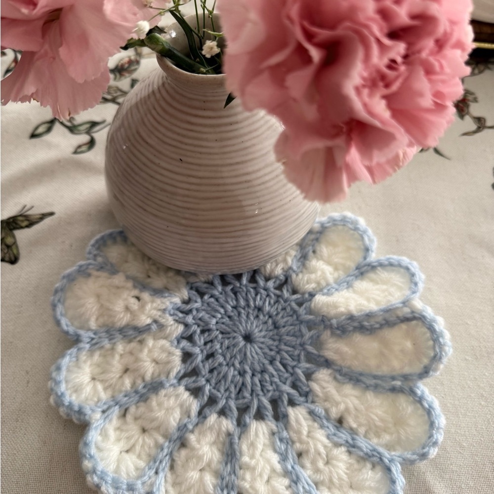 Handmade Crochet Flower Doily – Blue& white Floral Decor – 7x7 Inches - Picture 6 of 6